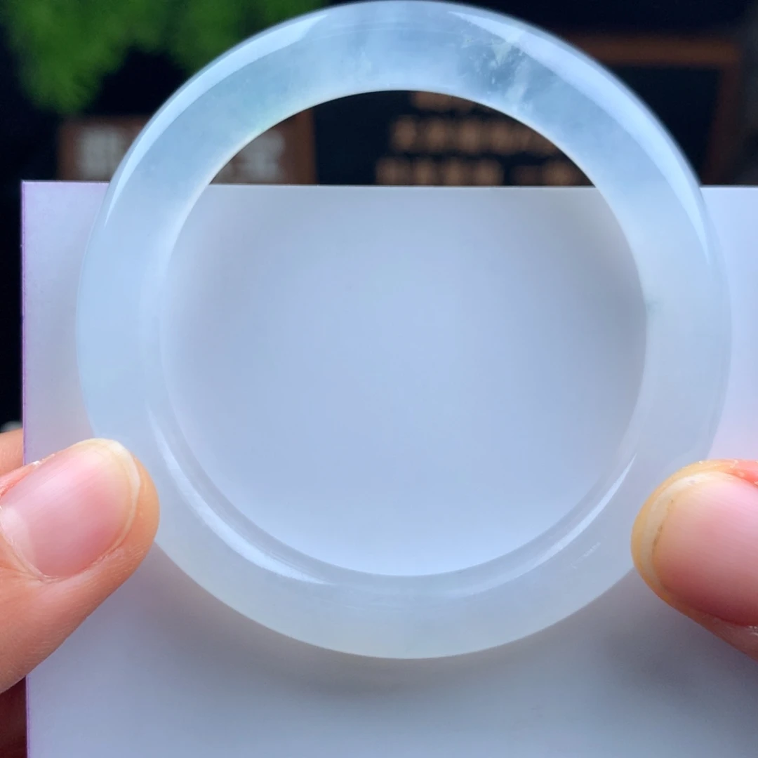 翡翠未镶嵌手镯白冰炸光