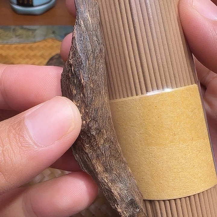 彼***一海南天然野沉水树心4.2克的
