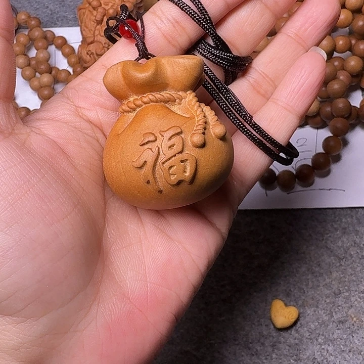 手串/手链檀香木老山檀香雕刻大钱袋子