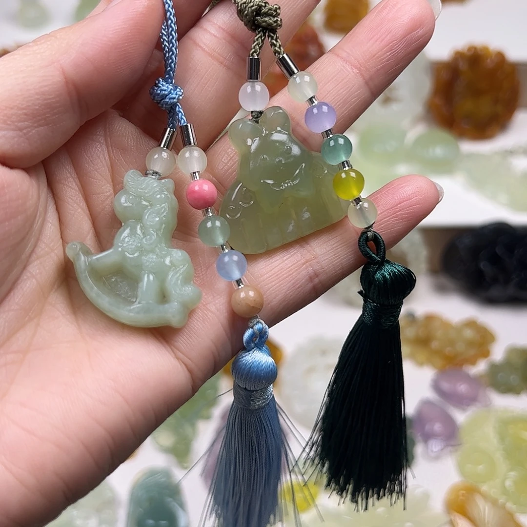 蛇纹石玉未镶嵌颈饰