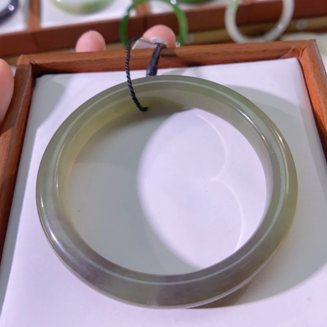 【闪购商品】未镶嵌手镯和田玉