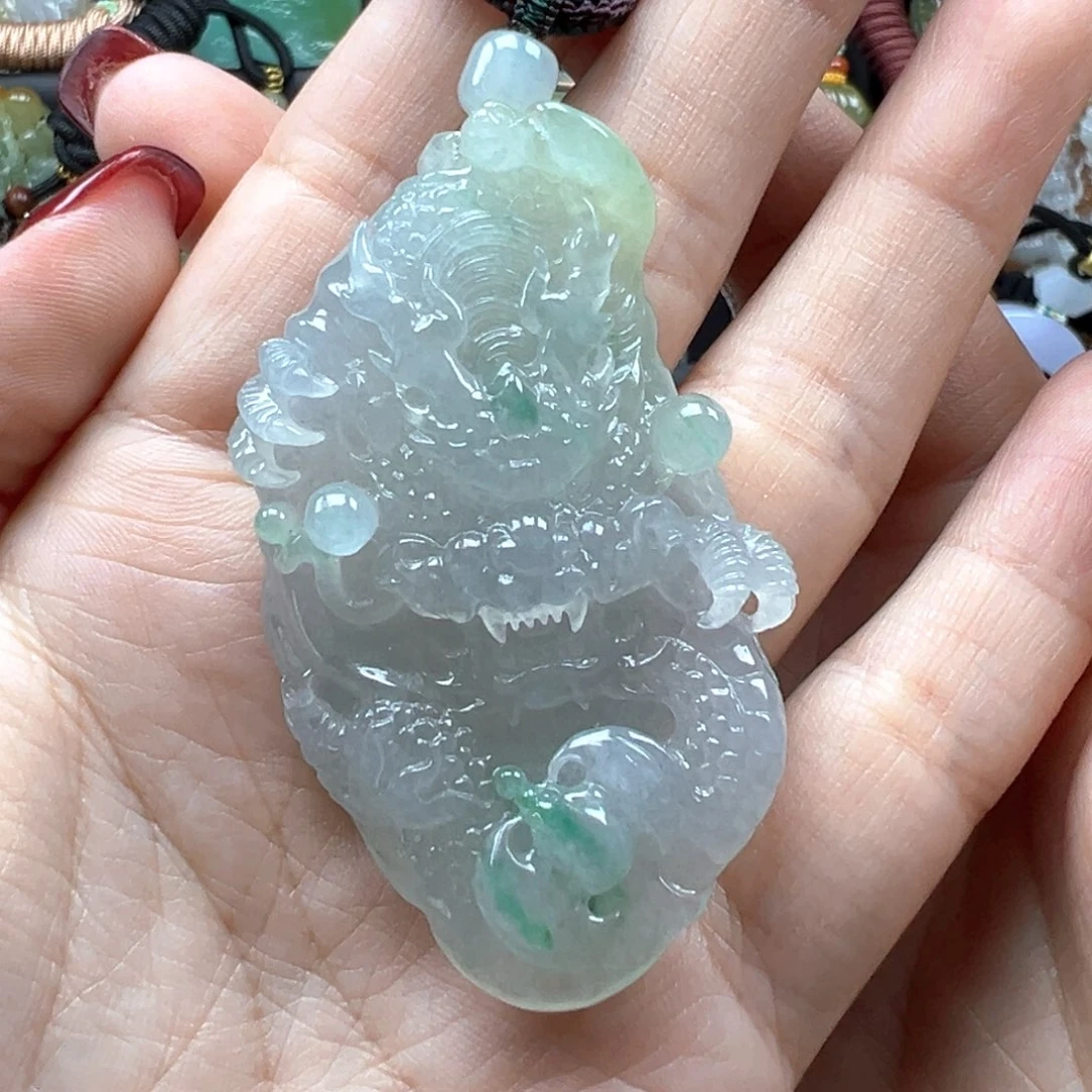 翡翠颈饰未镶嵌龙