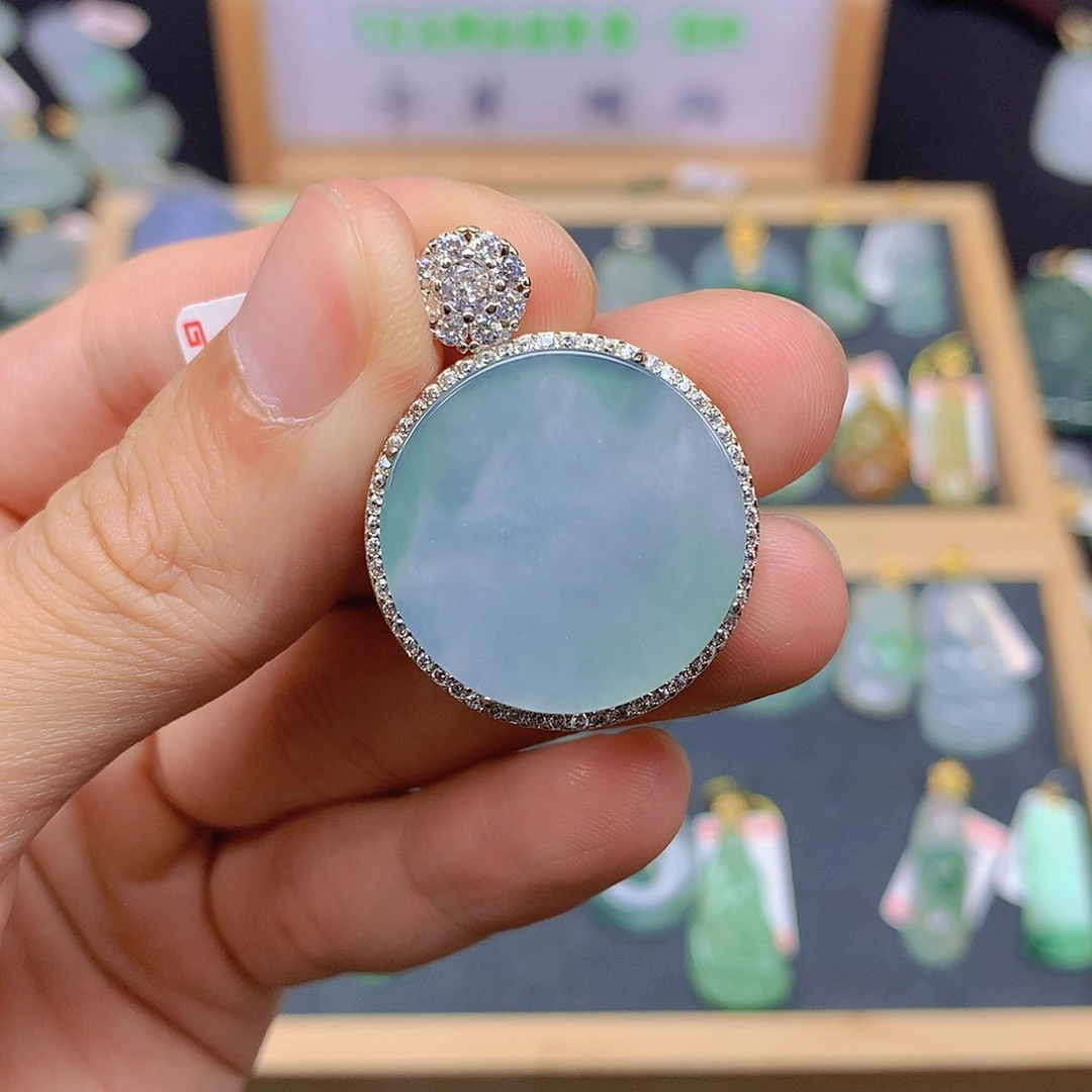 翡翠未镶嵌颈饰翡翠