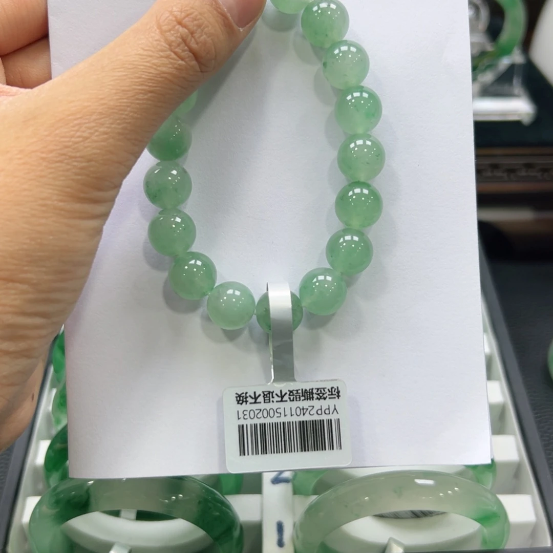 此***间石英质玉未镶嵌手链