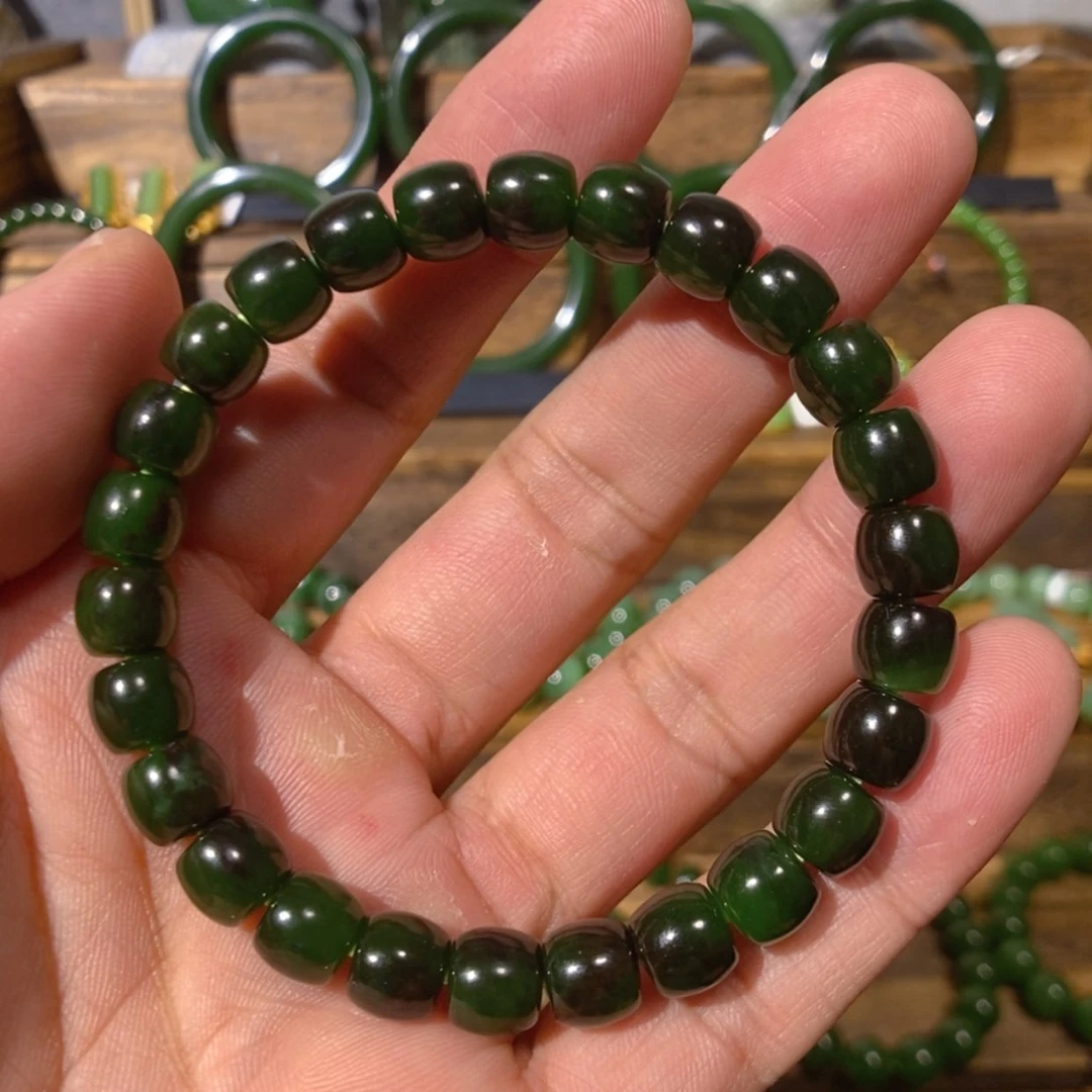 【闪购商品】吊坠(不含链)未镶嵌和田玉俄七聚红皮菠菜绿手串 8