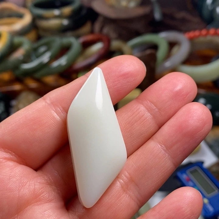 岫岩河磨玉（透闪石质玉）未镶嵌手链