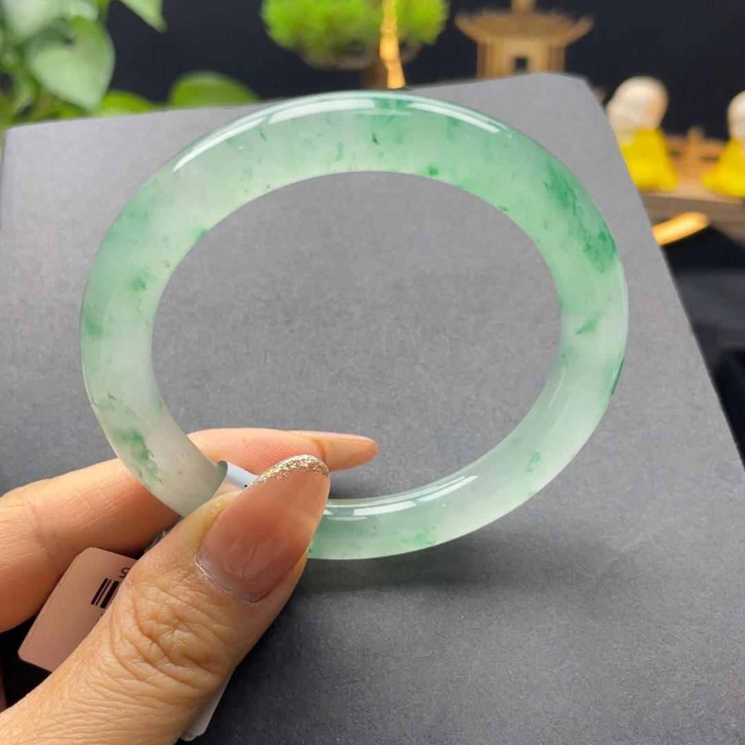 石英质玉（非洲翠）未镶嵌手镯+55.9