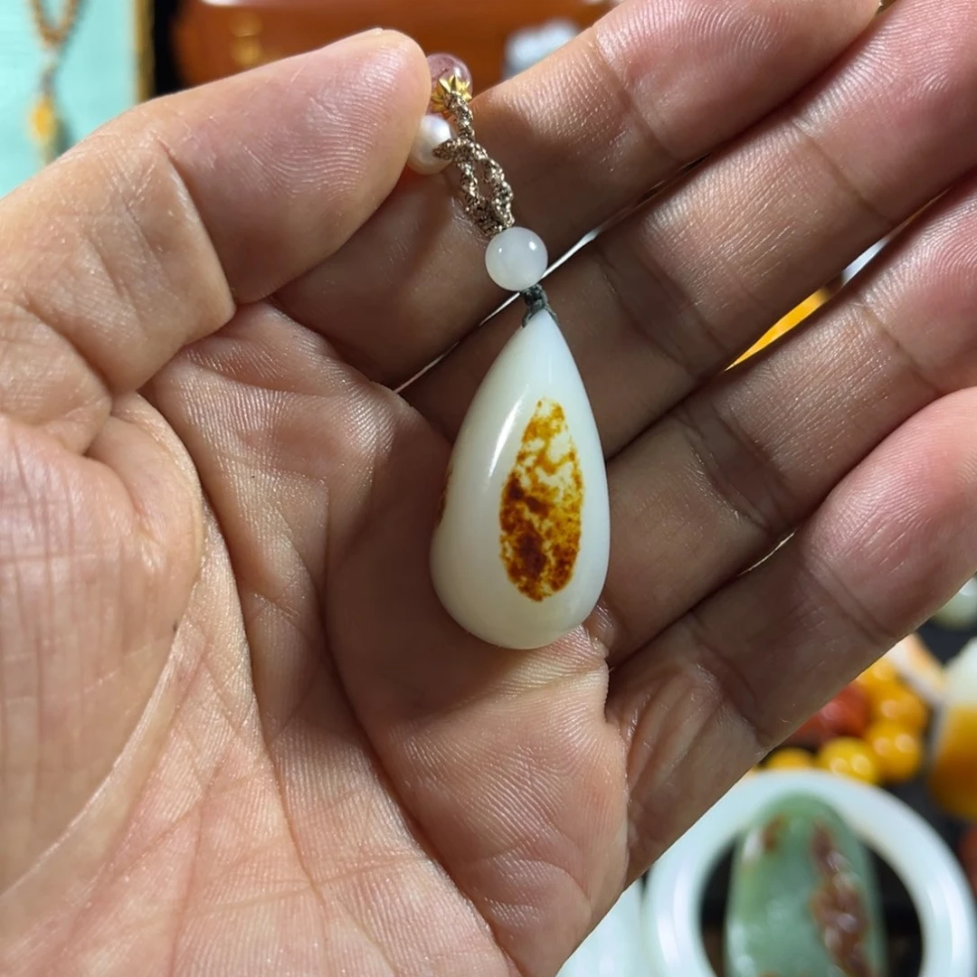 和田玉未镶嵌挂件舒***塔