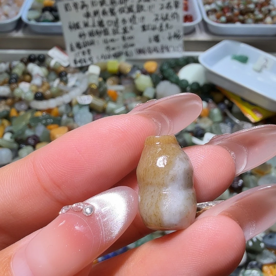 和田玉未镶嵌珠宝奇石