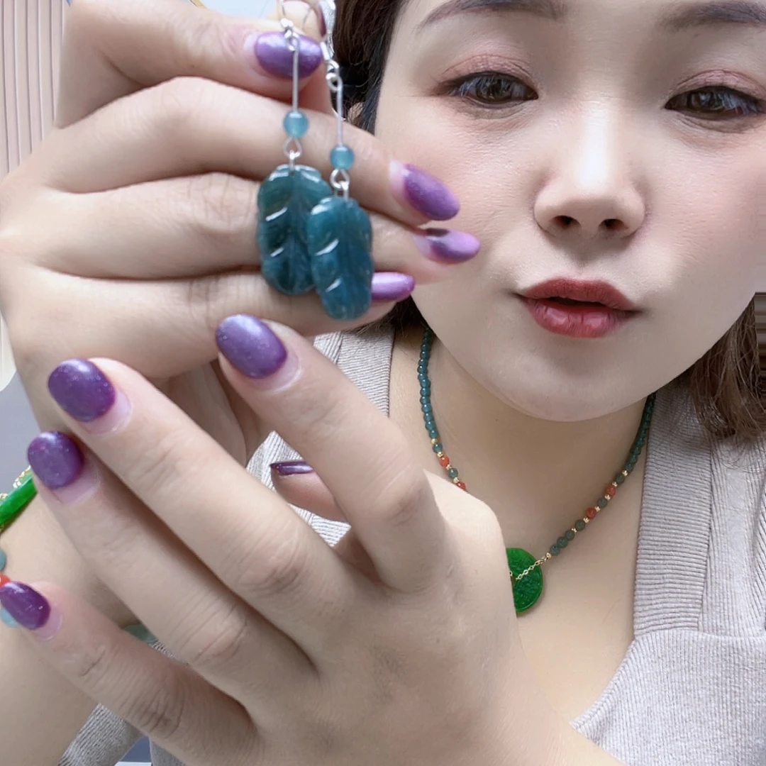 翡翠未镶嵌颈饰耳坠