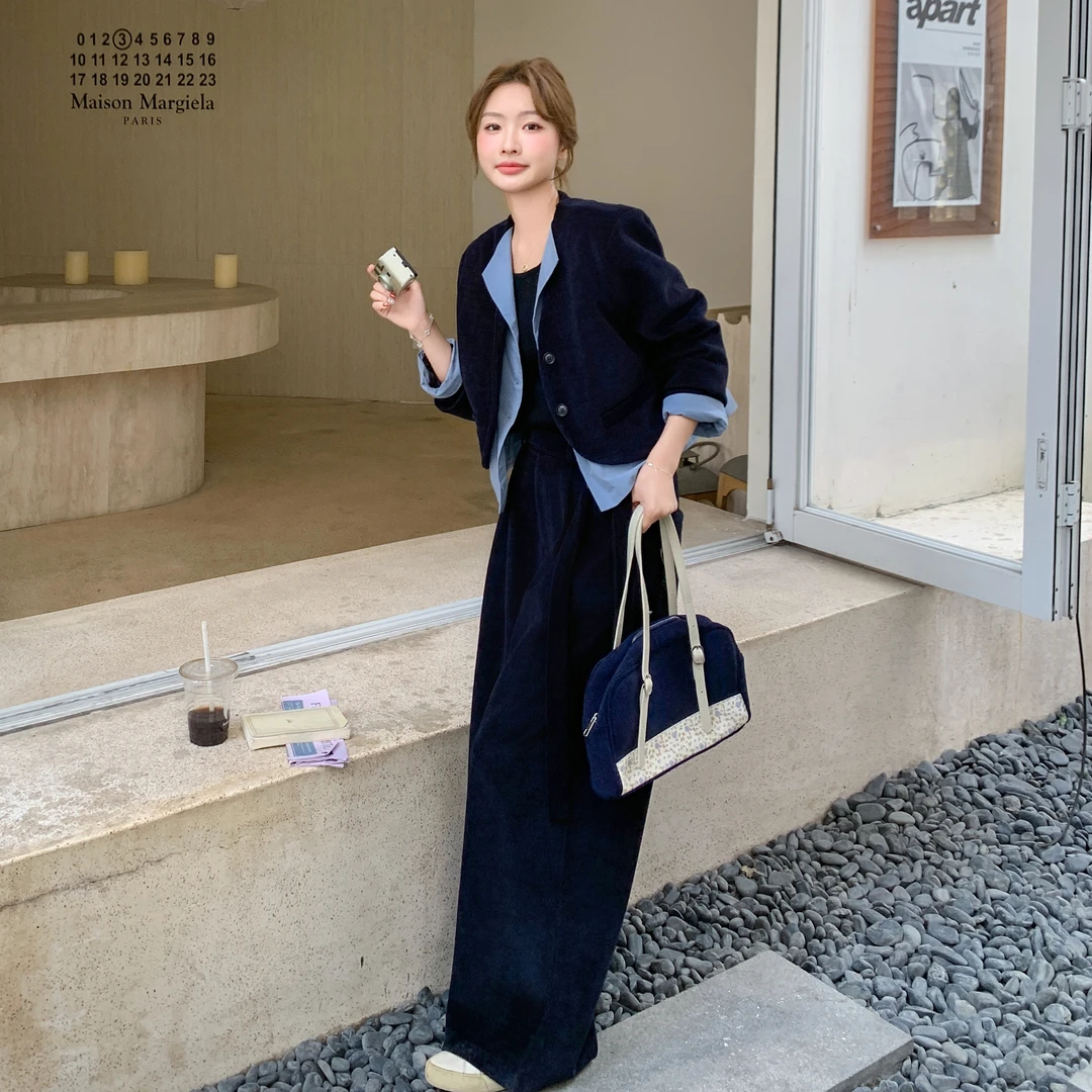 早春盐系穿搭撞色拼接减龄时尚套装女2025新款高级感阔腿裤两件套