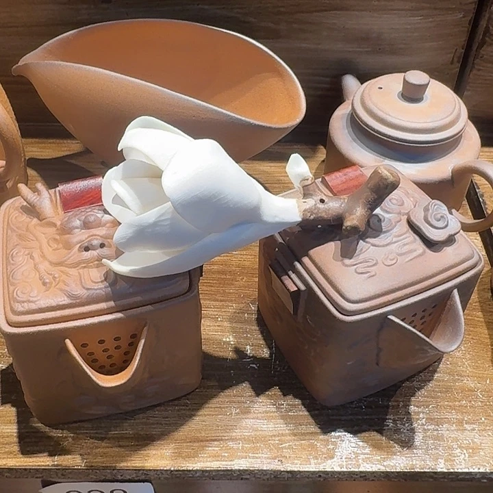 陶瓷的表面涂以白