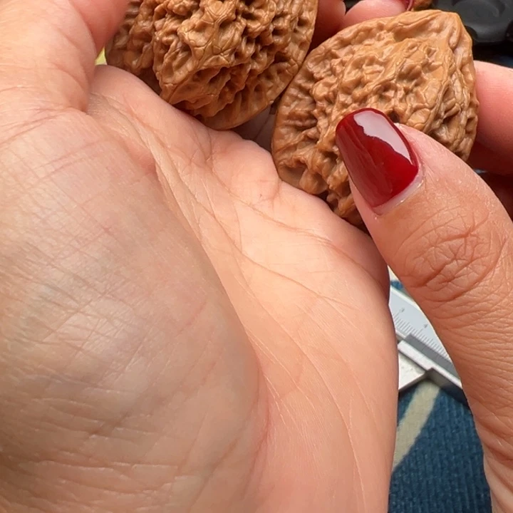 吊坠桃核文玩金公子