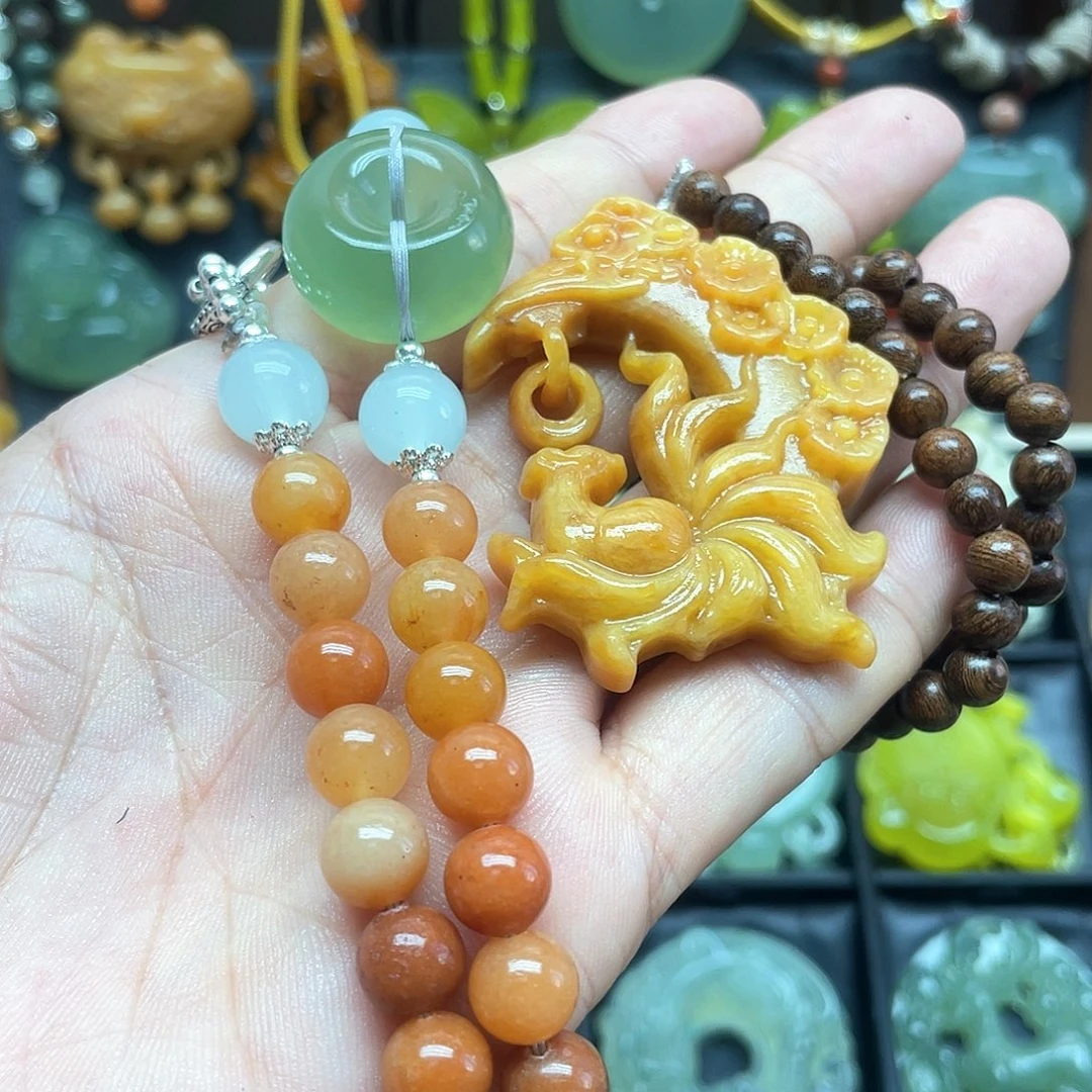 蛇纹石玉未镶嵌颈饰
