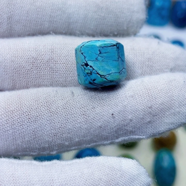 绿松石未镶嵌饰品