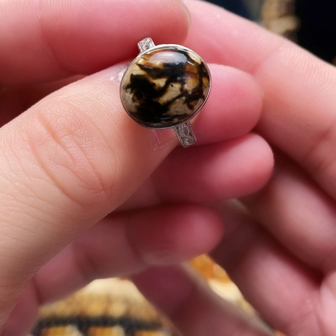 琥珀裸石未镶嵌大