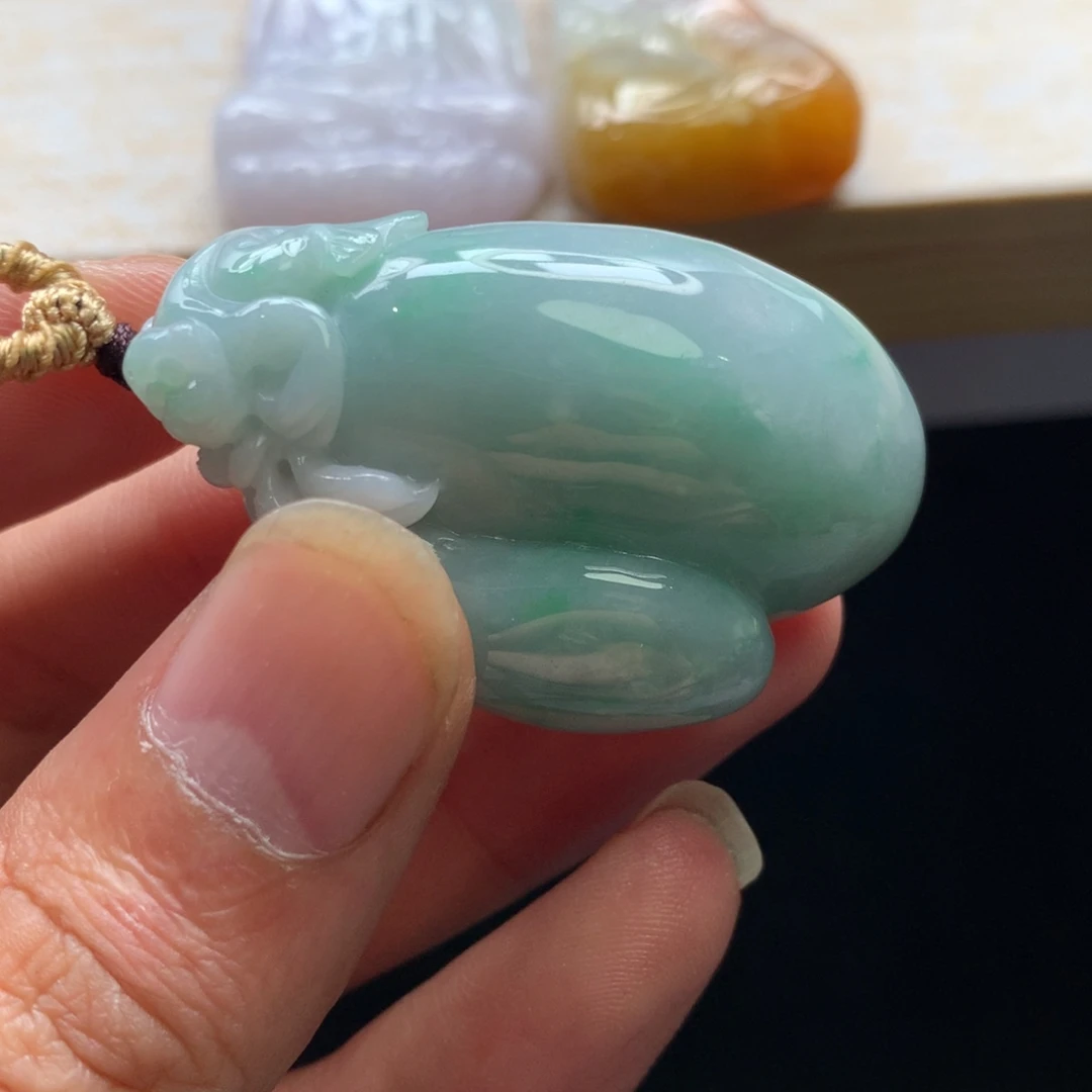 翡翠未镶嵌颈饰吊坠