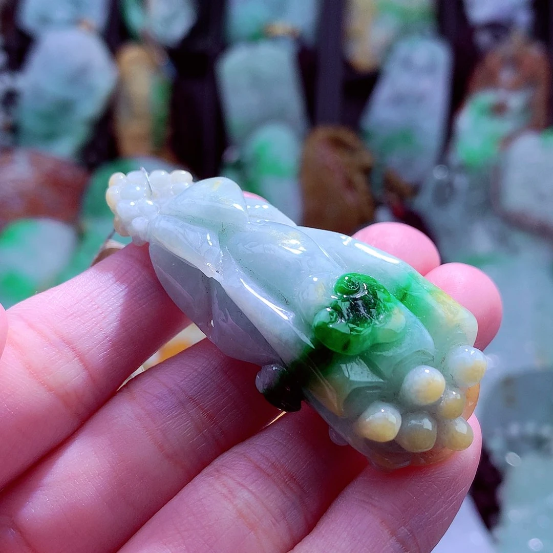 颈饰未镶嵌翡翠天然