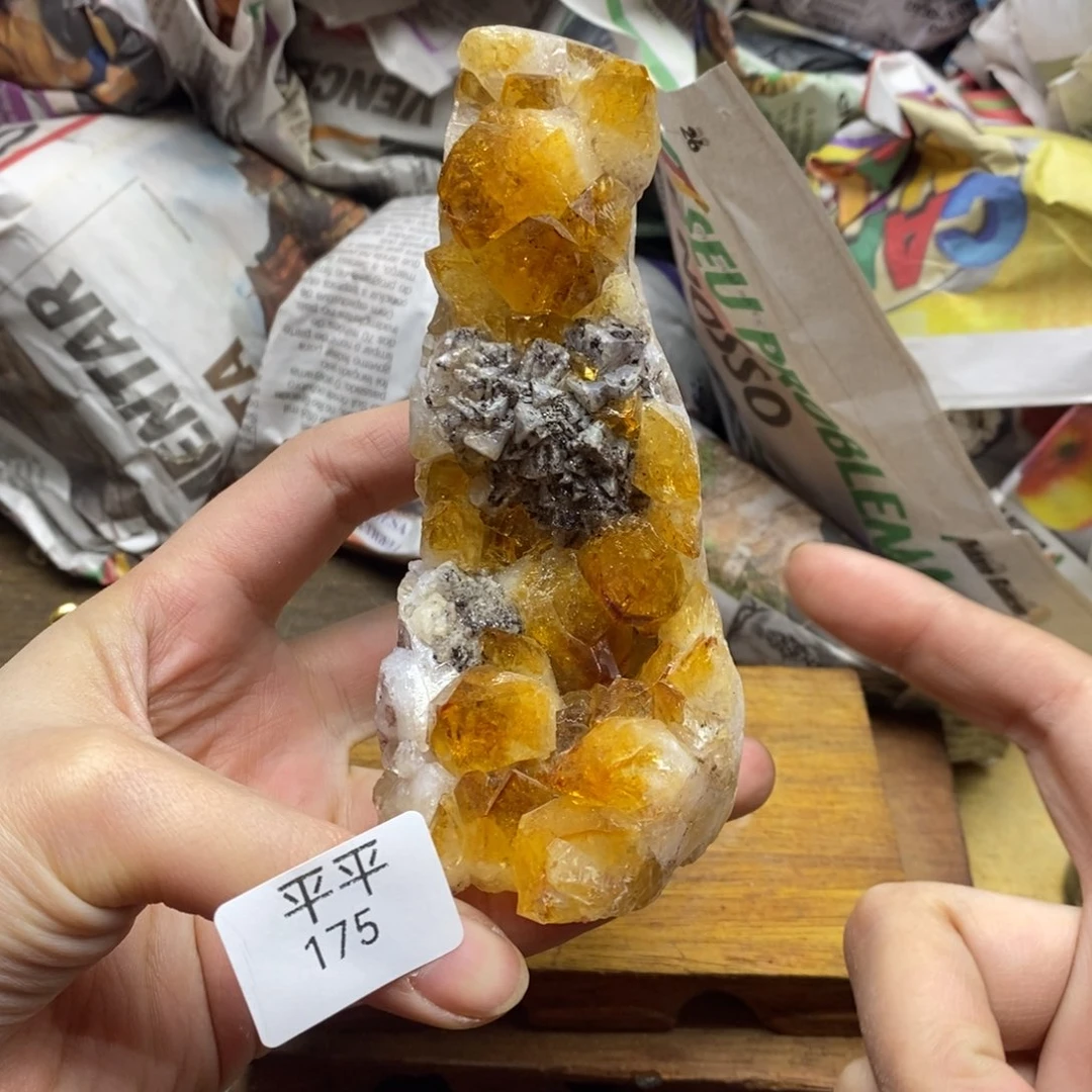 紫晶乌拉圭未镶嵌