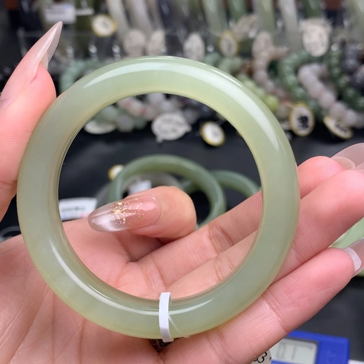 未镶嵌手镯和田玉1