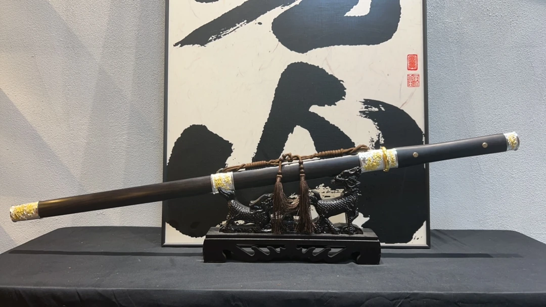 011菊花唐刀-黑檀鎏金银扭转纹-未开刃