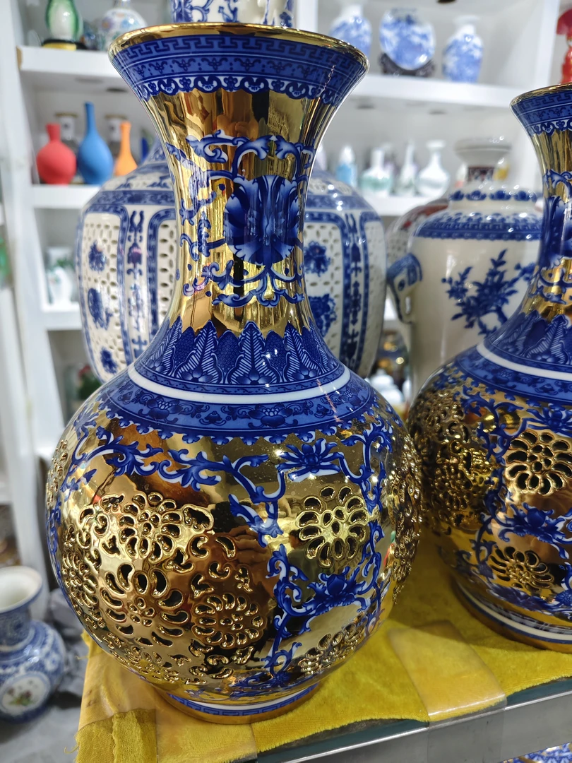 描金漏空尝瓶高29宽18