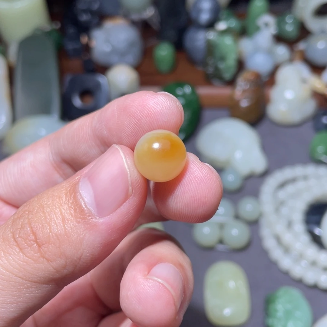 和田玉颈饰未镶嵌偶*