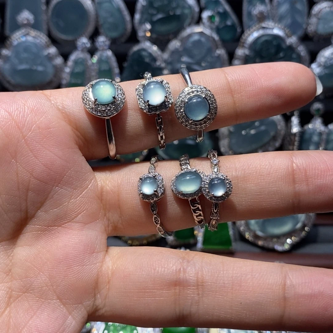 W***N翡翠未镶嵌颈饰翡翠