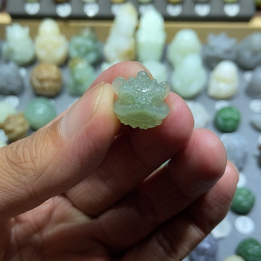 留***白颈饰未镶嵌和田玉