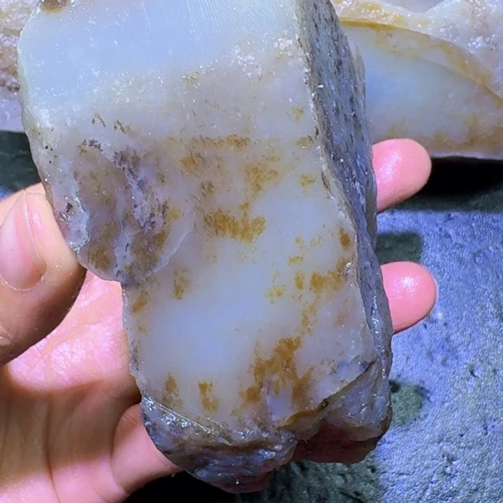 和田玉未镶嵌珠宝半成品
