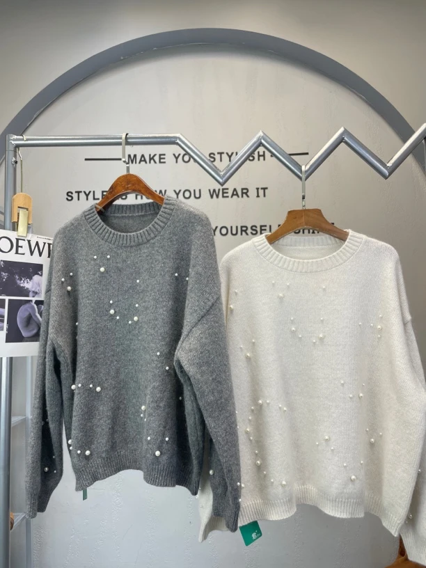 君家双色珠珠设计套头毛衣