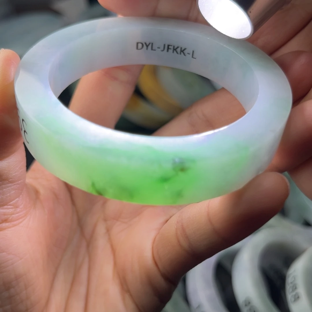 定制翡翠手镯未镶嵌