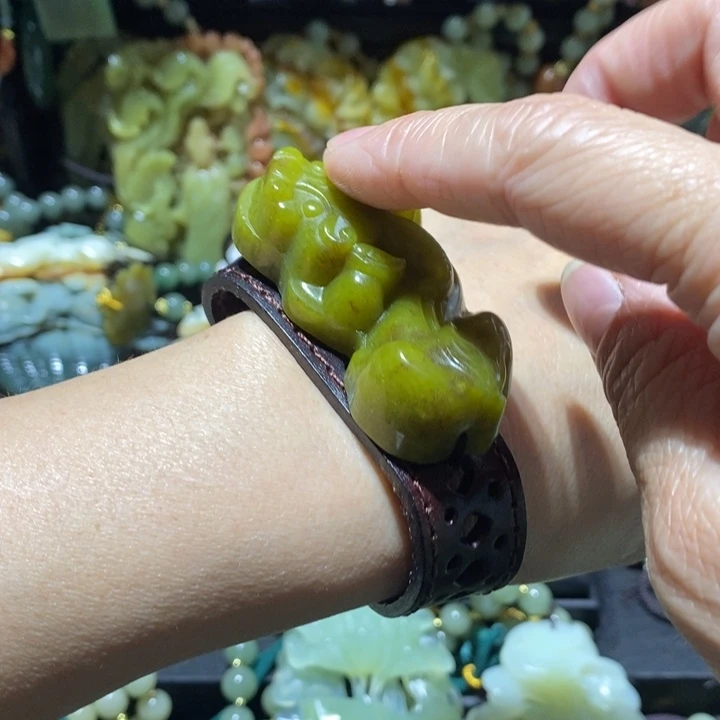 岫玉岫玉吊坠未镶嵌