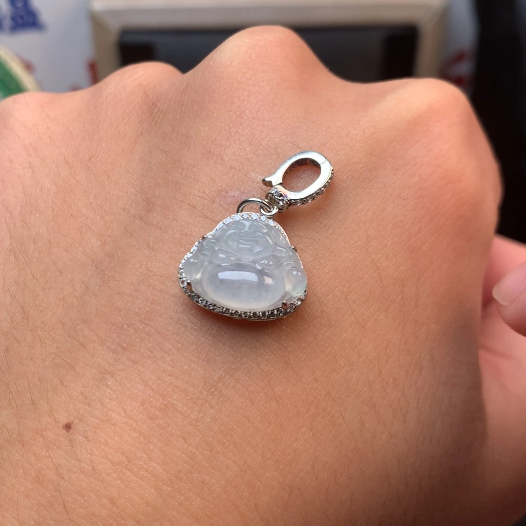 翡翠未镶嵌颈饰你是