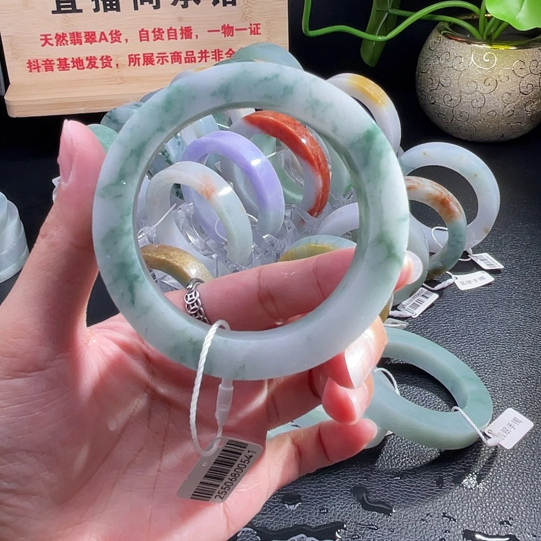 未镶嵌翡翠手镯定制翡翠
