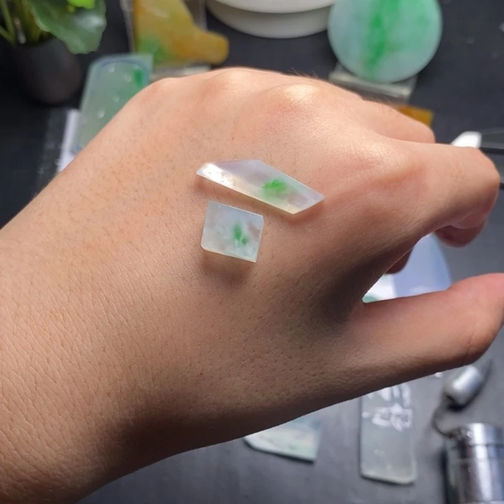 定制翡翠未镶嵌冰飘绿