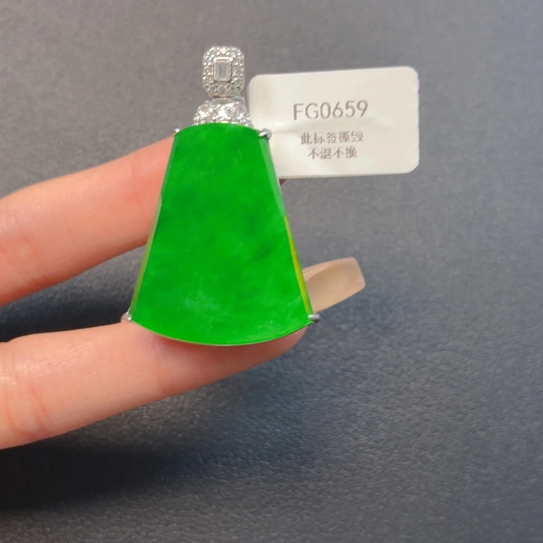 欧***馆翡翠银S925镶嵌颈饰