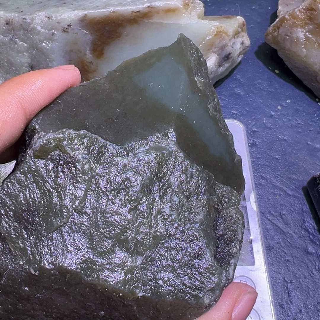 和田玉（糖玉）未镶嵌珠宝半成品