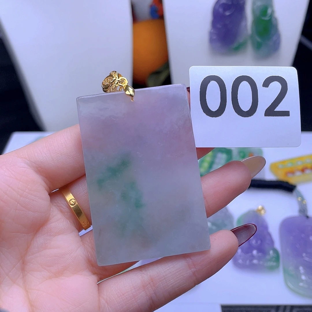 翡翠吊坠(赠链)未镶嵌