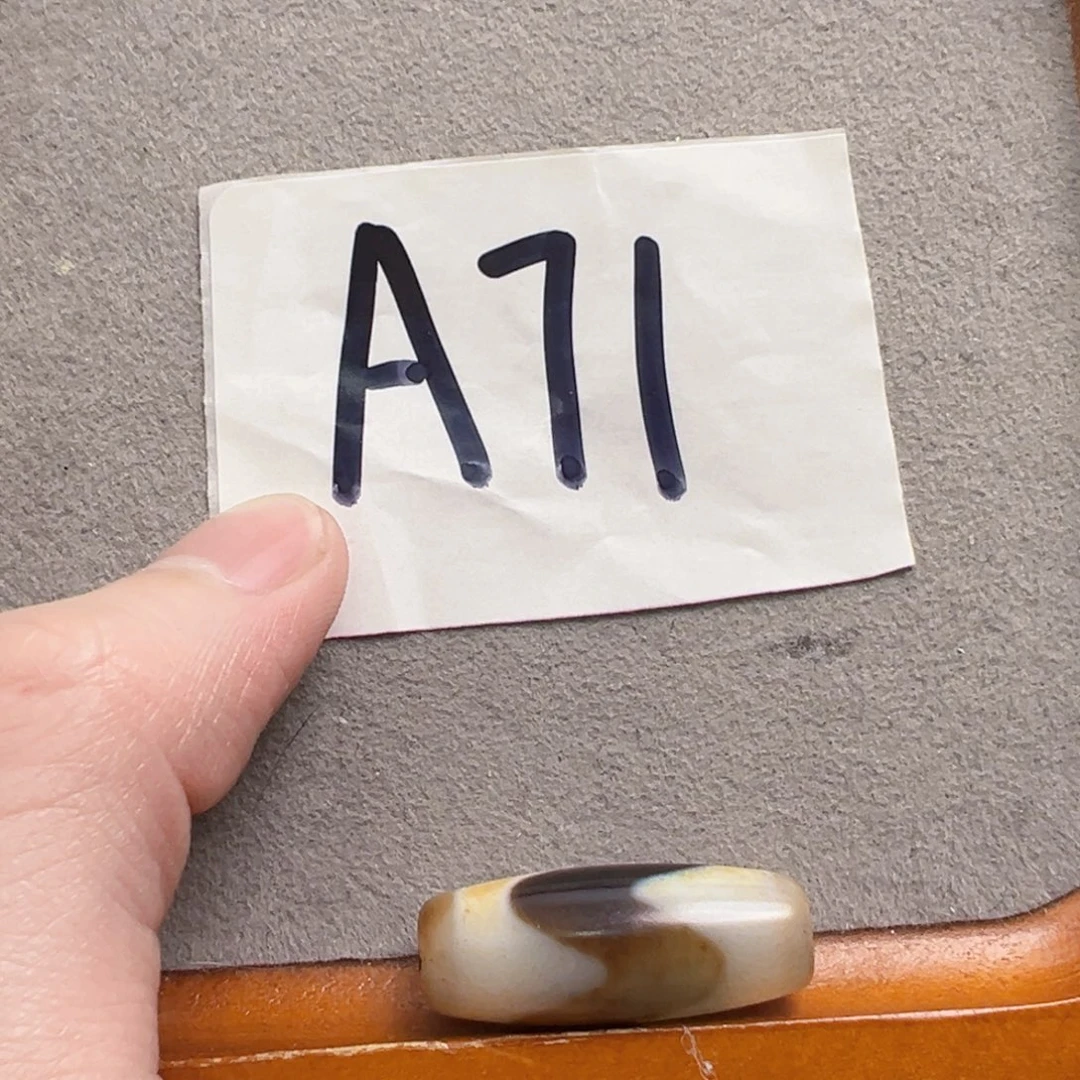 玛瑙/玉髓吊坠(赠链)未镶嵌微瑕特价处理品