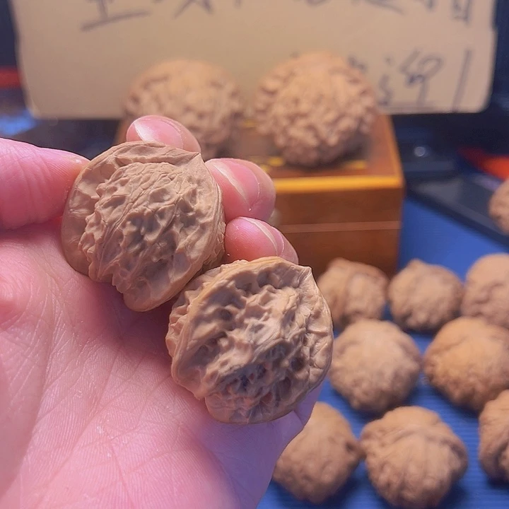 吊坠文玩核桃三棱