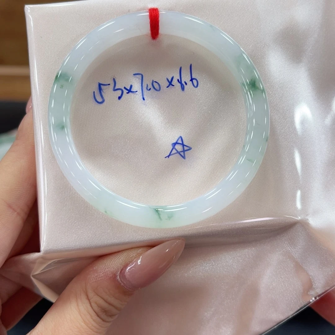 未镶嵌手镯翡翠翡翠