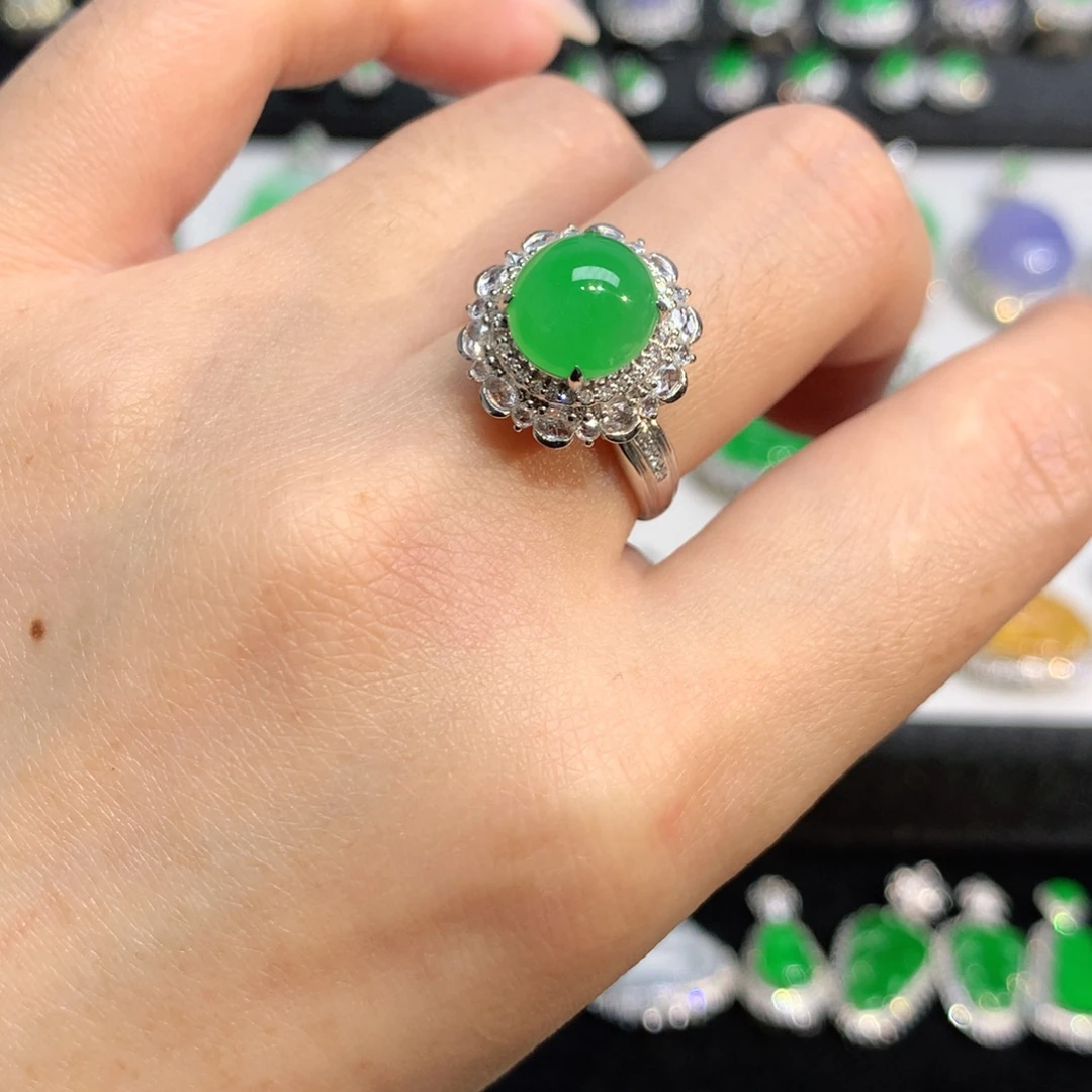 翡翠18K金镶嵌戒指