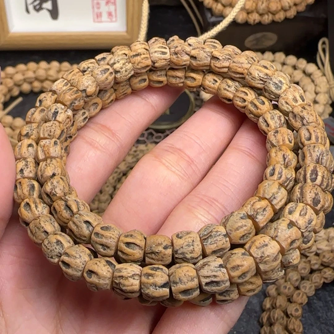 柏香籽/百香籽吊坠璟*。