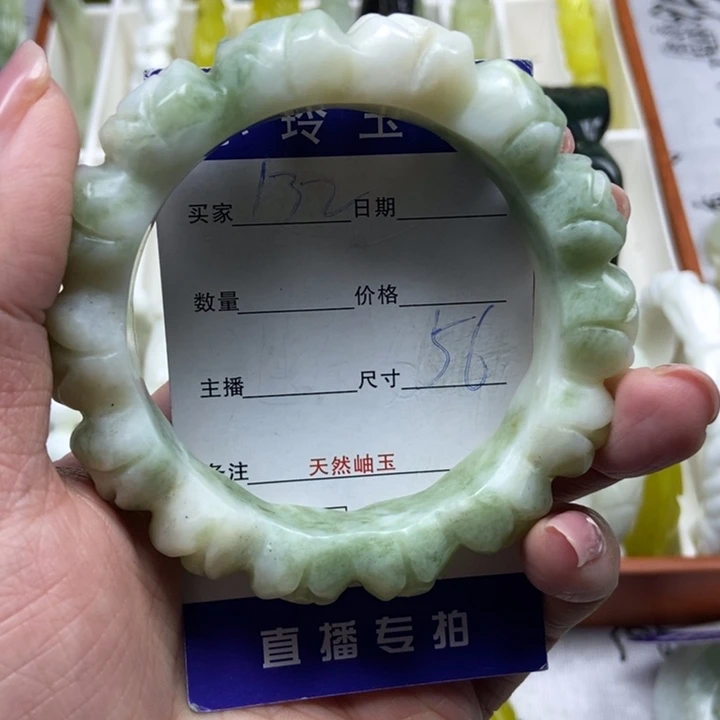 弄***嘞蛇纹石玉未镶嵌手镯