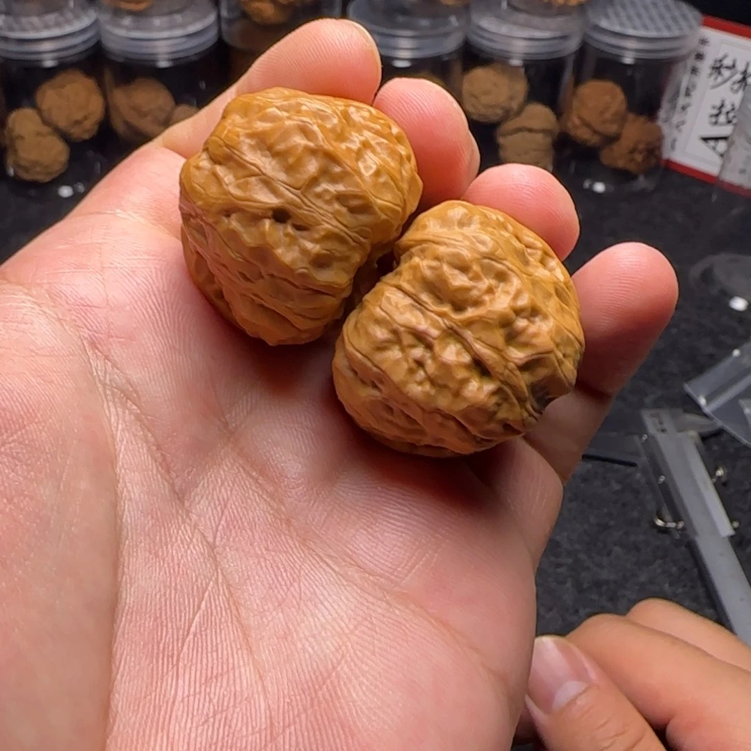 文玩核桃把件蛤蟆头 35