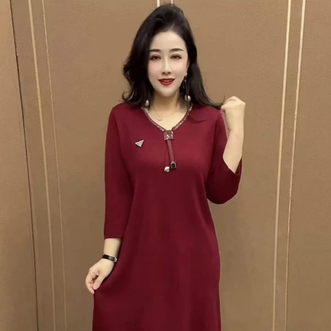 FZ洋气气质时尚三角标设计款百搭连衣裙打底衫