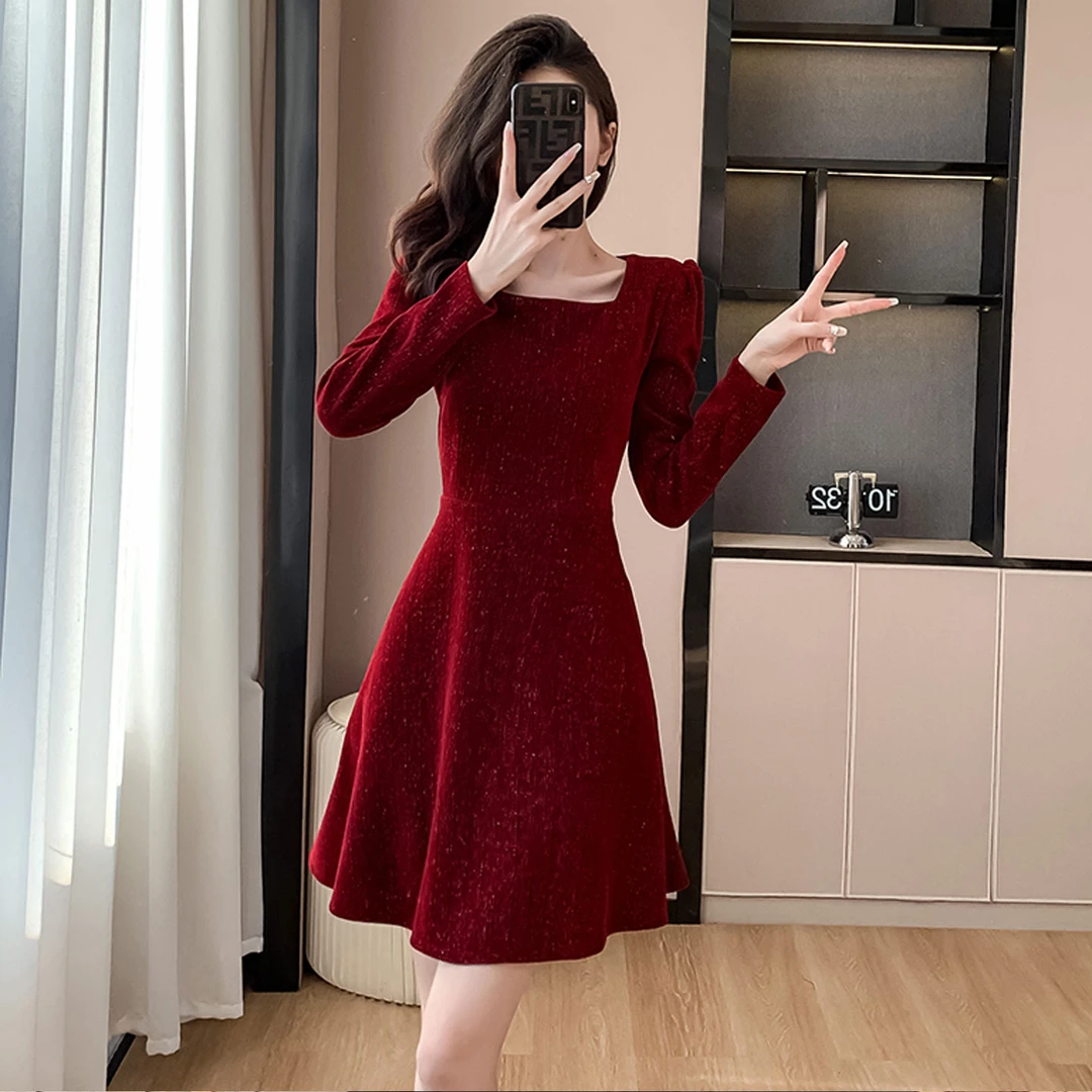 波司羽尚法式高级感酒红色礼服A字裙子秋冬大码微胖mm显瘦气质