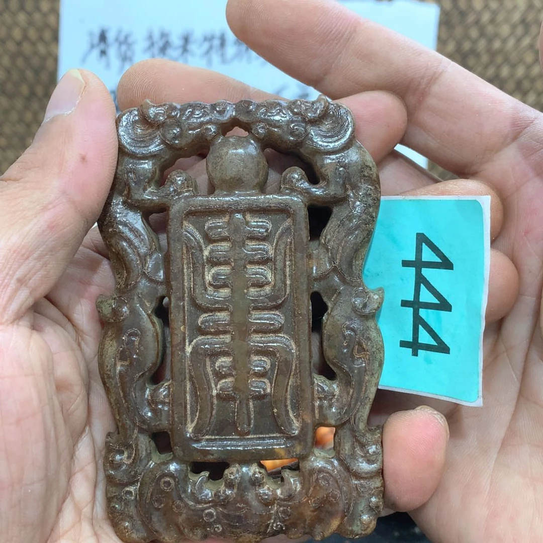 未镶嵌蛇纹石玉颈饰