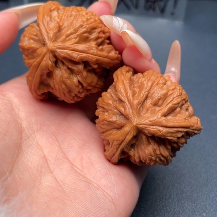 努***g吊坠文玩核桃白狮子